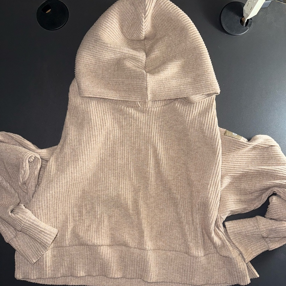 Alo Yoga Muse Sweatshirt - Medium